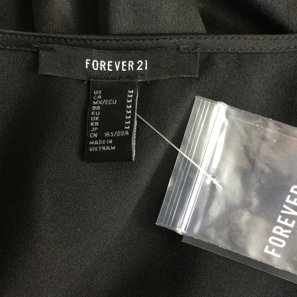 FOREVER 21 Black V-Neck Blouse Black Peplum Long Sleeves Size M NWT - Picture 4 of 6